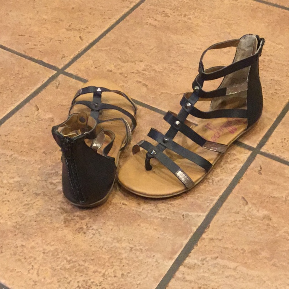 Sandals - Picture 2 of 2